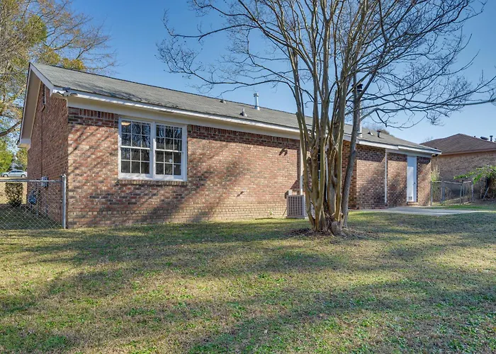 5 Mi To Fort Moore: Quiet Columbus Home W/ Yard