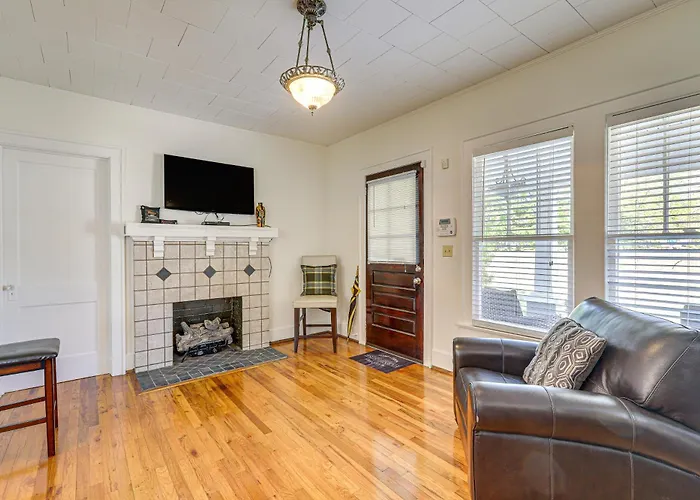 Main Street Home: 1 Mi To Callaway Gardens